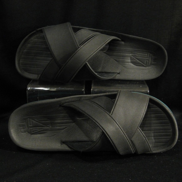 MEN'S SAND & SUN SIZE MED (9-10) BLACK FLIP FLOPS - Picture 2 of 3